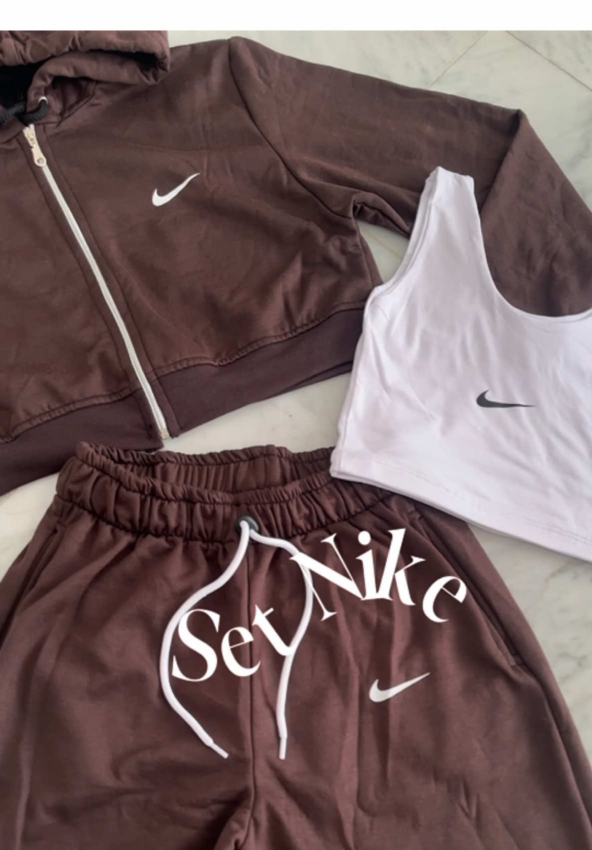Set Nike 3 piezas😍 (chaqueta, Jogger y top) tallas S/M L/XL #setdeportivo #nike #OOTD #outfitideas #fypp 