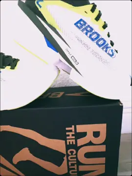 @PYNRS Performance Streetwear @Brooks Running #PYNRS #brookshyperionmax3 #brooks #hyperionmax3 #runners 