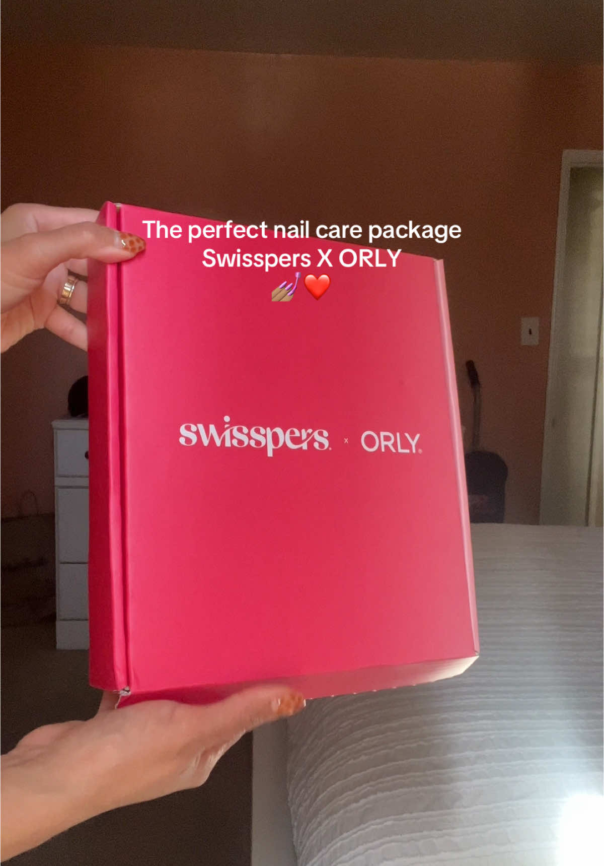 Ideal for make up remover, toner application and nail care ✨  @Swisspers @CXS @ORLY Beauty  #startwithswisspers #orly #communityxseen #nailinspo 