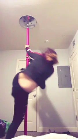#poledancer 