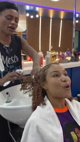Muito forte esse louvor só quem já passou por traição sabe o poder que esse louvor tem 😭✊🏿 #fy #tiktokshop 