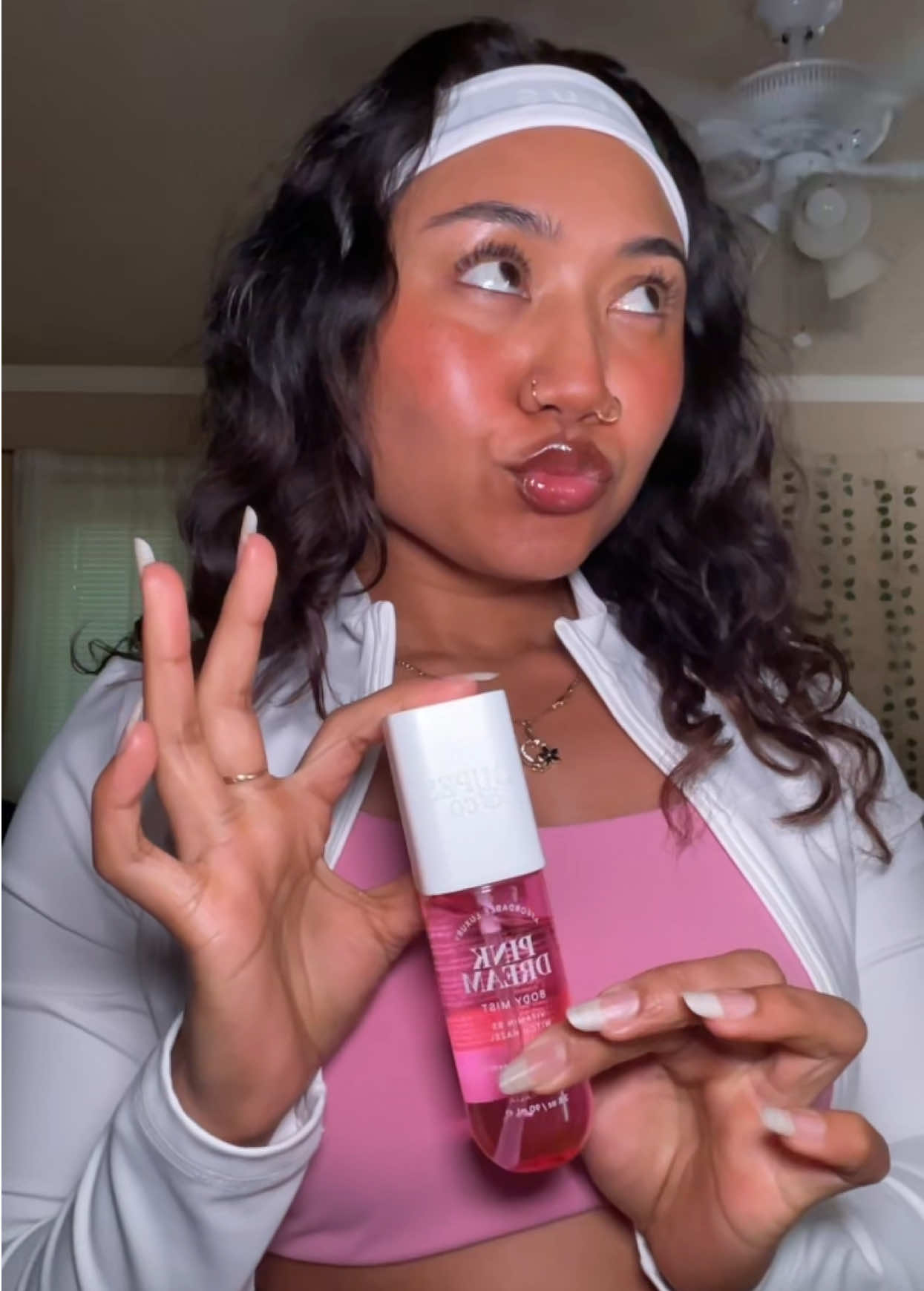 Pink Dreams ✨💗 Dragonfruit & Jasmine . . #perfume #perfumespray 