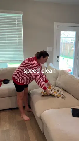 more productive in these 20 minutes than I was all day 🤟🏼✨ #SpeedClean #PregnantMom #MomLife #CleanWithMe #MotivationToClean daily routine as a mom pregnant mom cleaning timed cleaning motivation realistic clean with me cleaning while pregnant fast cleaning motivation daily cleaning routine mom home cleaning vlog