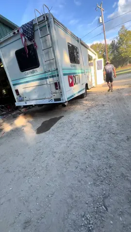 Loudest rv #bigblock #chevy #rv #straightpipe