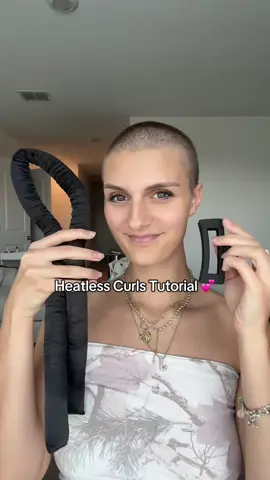 This is my heatless curls blow-out routine😍 #satire #heatlesscurls #hairtok #blowout #bald 
