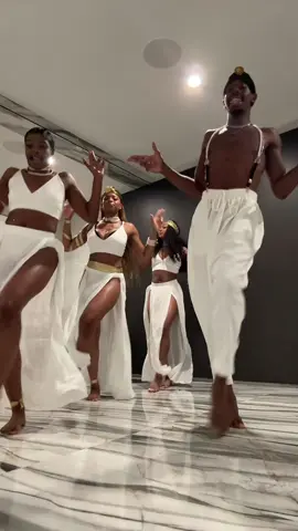 Dc: ???  @Daysha @na.on.go @cammy🖤   #viral #fyp #explorepage #dance #dancechallenge 