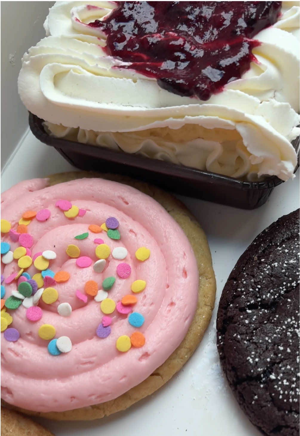 Crumble cookie flavors of the week! #mukbang #crumbl #crumblecookie #pnw #seattlefoodie @Crumbl 