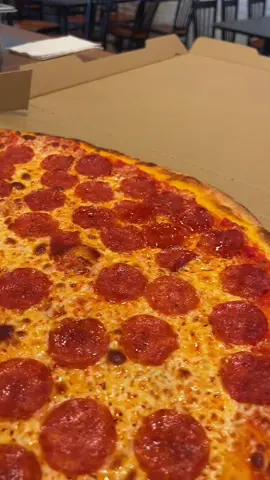 PIZZA FRIDAY 🍕 #pizza #pizzalover #food #fyp #Foodie 