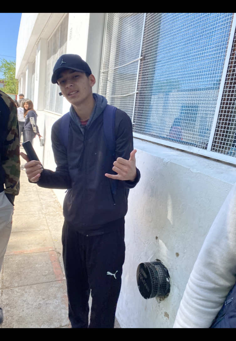 JAJAJAJAJAJ q hdm #escuela #prepromo #mochila #broma #bondi 