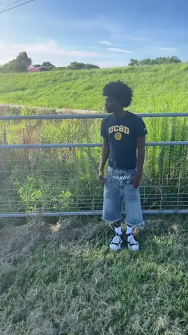 touch grass #swag #fashioninspo #OOTD #fyp #touchgrass 