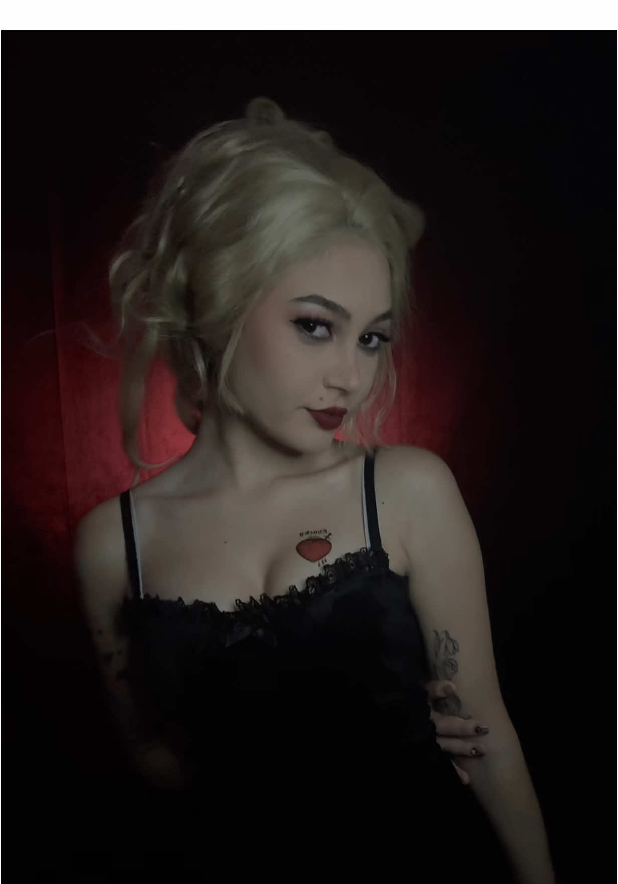 Yall be loving me as a blonde 💀#cosplay #tiffanyvalentine #tiffanyvalentinecosplay #chucky #31daysofcosplay 