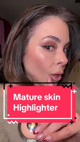 Mature skin highlighter here by @Laura Geller Beauty. I got to go to Tuscany to learn how to make these myself! It was insane - it starts as amazing skincare then the pigments are mixed in and baked on a terracotta plate for 24 hours! It’s a must have #makeupover40 #highlighter #makeup #matureskin #mua 