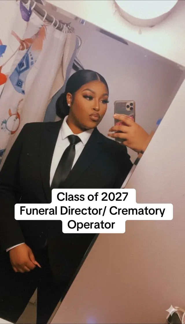 I been crying since yesterday, if you know me then you know this all I ever wanted and dream of. Losing my nephew this year was the biggest push I needed. I’m forever grateful and blessed to the families that have allowed me to do their loved ones makeup. I appreciate my sisters & cousins that been pouring into me during this process. And ITS ONLY UP FROM HERE.  #classof2027 #funeralschool #funeral #lavera #funeraldiretor 
