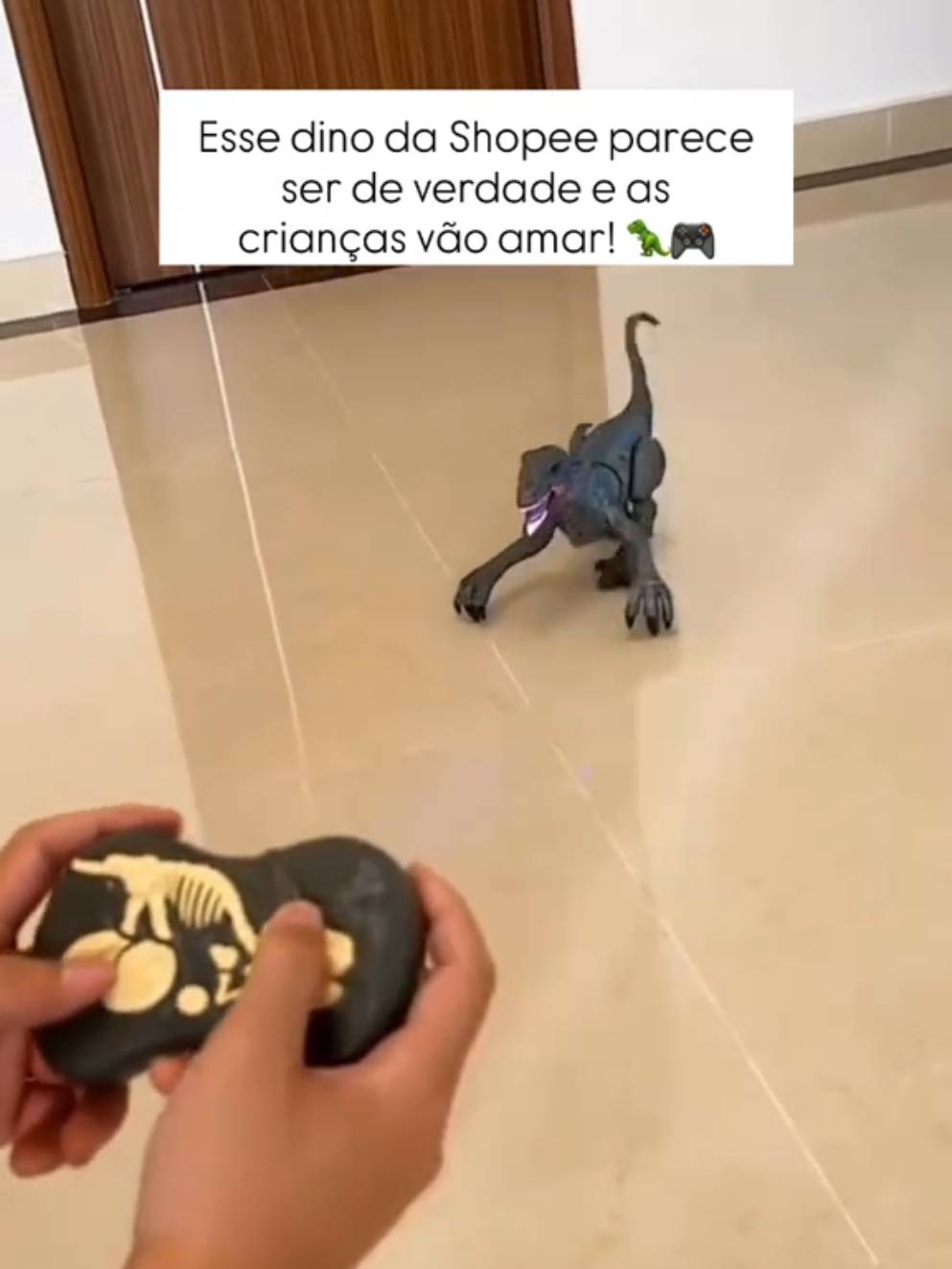 Dinossauro Velociraptor Com Controle Remoto 💙 ID: AEF-UWJ-MUQ . . . #dinossauro #dinossauros #velocirraptor #dinossaurovelociraptor #dinossaurodecontroleremoto 