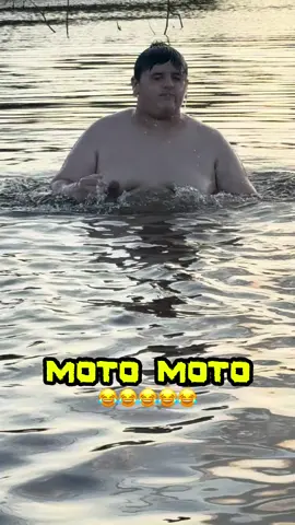 MOTO MOTO DA SHOPE 😂 #motomoto #madascar #praia  #acude #humor 