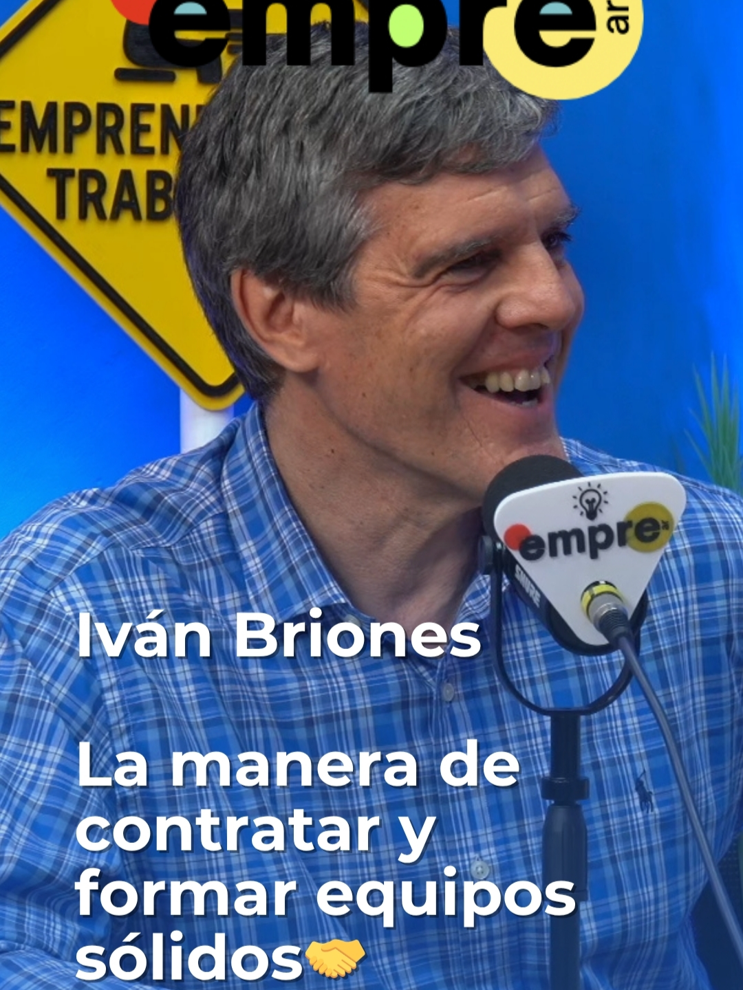 🎯 “No contratamos currículums, contratamos personas.” Así lo dice Iván Briones, exbanquero y hoy referente del real estate. En su empresa no buscan CVs, buscan actitud, valores y energía real. Gente que no solo haga, sino que sea. 💪🔥 #Emprear #EmprendedoresArgentinos #IvánBriones #Liderazgo #Valores #Trabajo #Motivación #RealEstate #Equipo