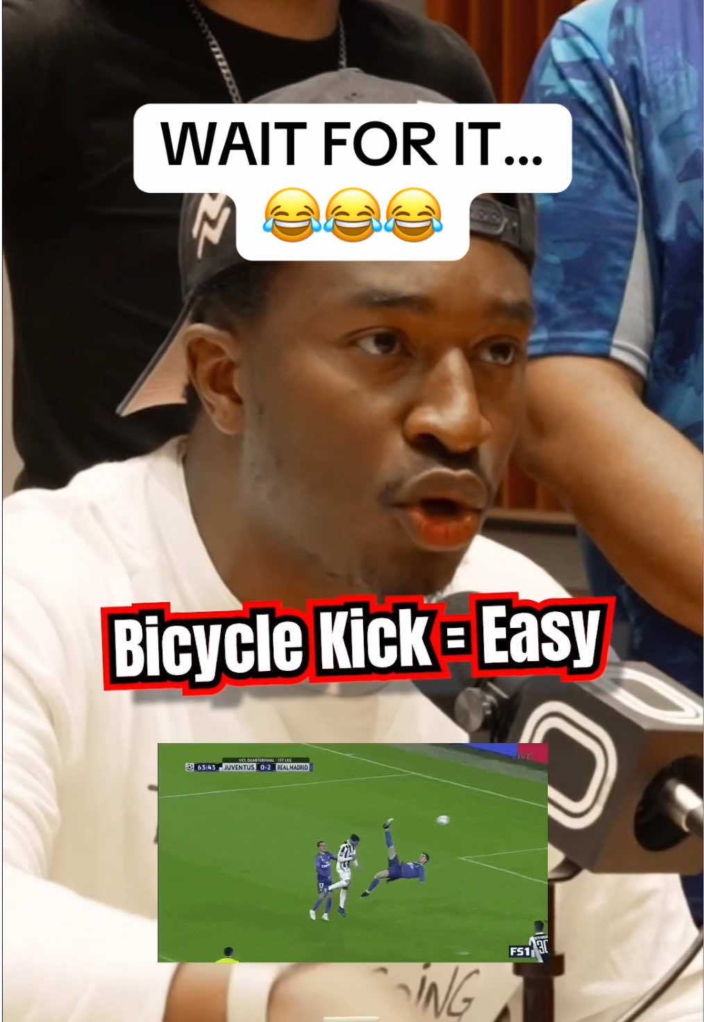 “One-Handed catch” is harder than a bicycle kick?😂💀#Soccer #football #footballtiktok #nfl #lacy 