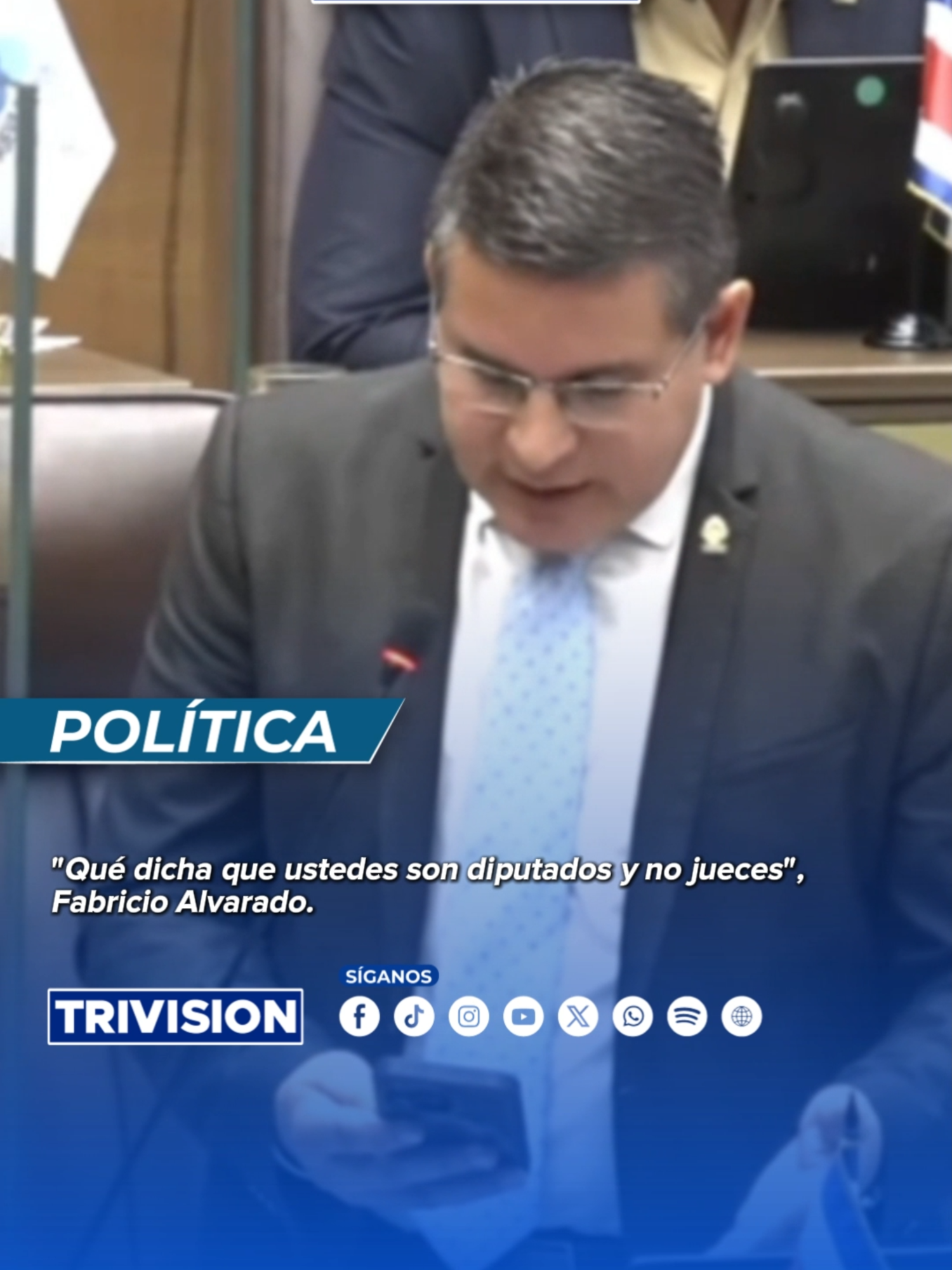 🔴#NoticiasTrivision| El diputado y candidato presidencial de Nueva República, Fabricio Alvarado, reaccionó a la moción presentada por varios legisladores para que renunciara a su inmunidad. Alvarado afirmó que, cuando el tema sea discutido en el plenario, se retirará del recinto, pues considera que esa es la decisión “más sensata”.
