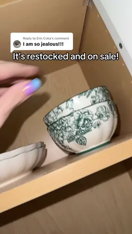 Replying to @Erin Cuka It’s back in stock! Every house needs a nice set of serving dishes. I’m in love with the vintage vibes of this set.  #ServingDishes #DishSet #tiktokshopblackfriday #tiktokshopcreatorpicks #HolidayDishes 