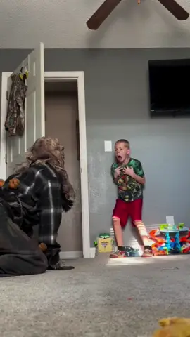 POV: one $5 mask… endless toddler trauma 😳🎭😂 #halloweenfunny #halloweenmask #babyreaction #funnybaby #spookybaby #chaoskids #oopsmoment #terriblekids