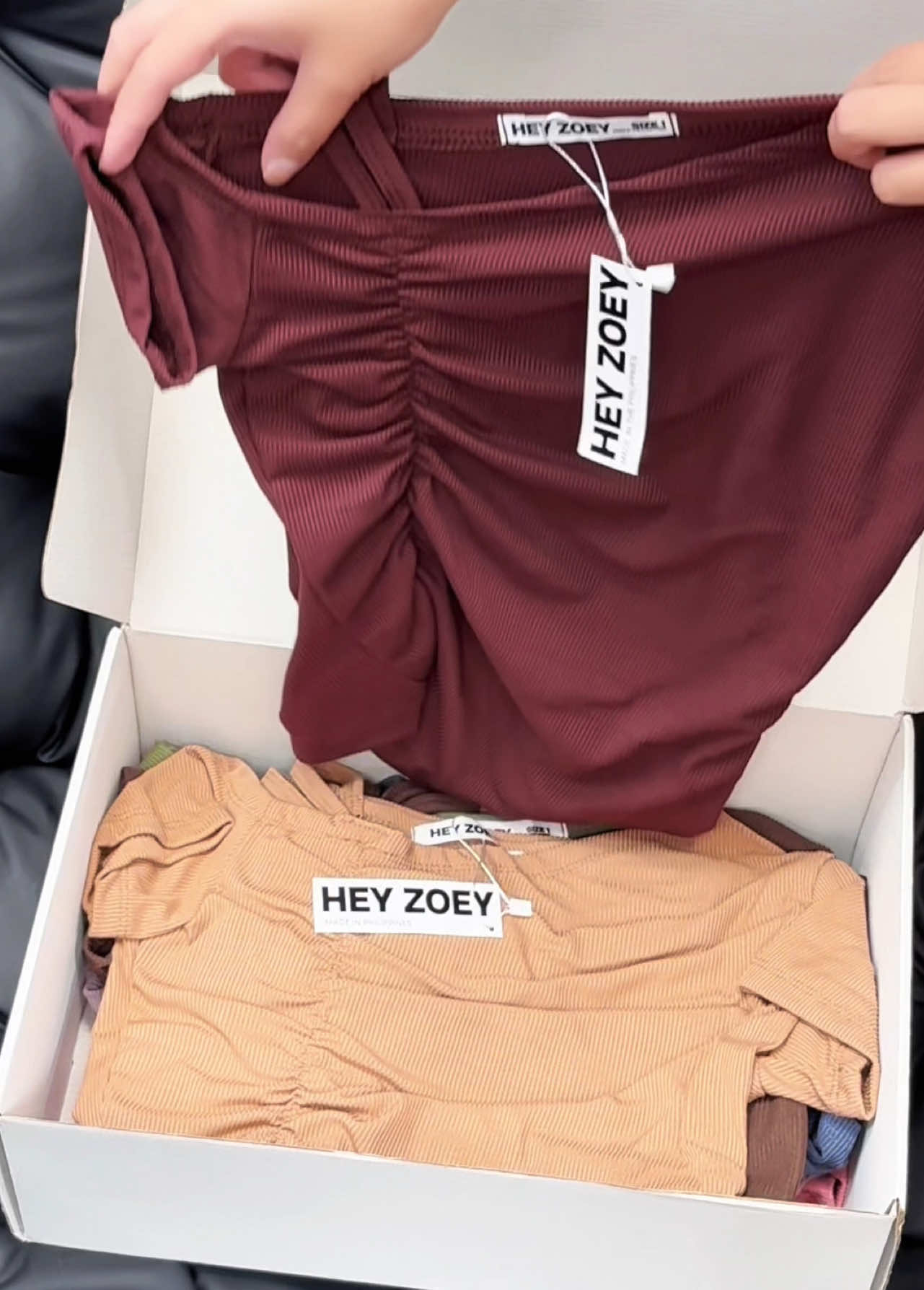 the Y2K drop we desuuurv 🪩💫💿 #LisbonTop #Y2Kfashion #heyzoeyontop #heyzoeytop 