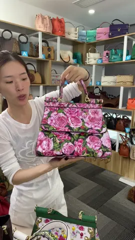 #ladysky #Gorgeous #cutebag #classicbag 