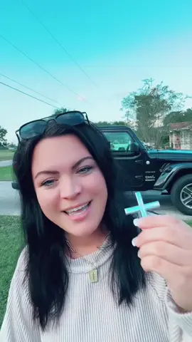 represent the king of kings and Lord of Lords with me!! #tiktokshop #michaelahallmark #makejesusknown #cross #christiantiktok 