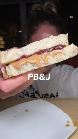 00:56 is still creeping me out…😭😭 #peanutbutterjelly #peanutbutterjellymukbang #munchies #Foodie #mukbang 