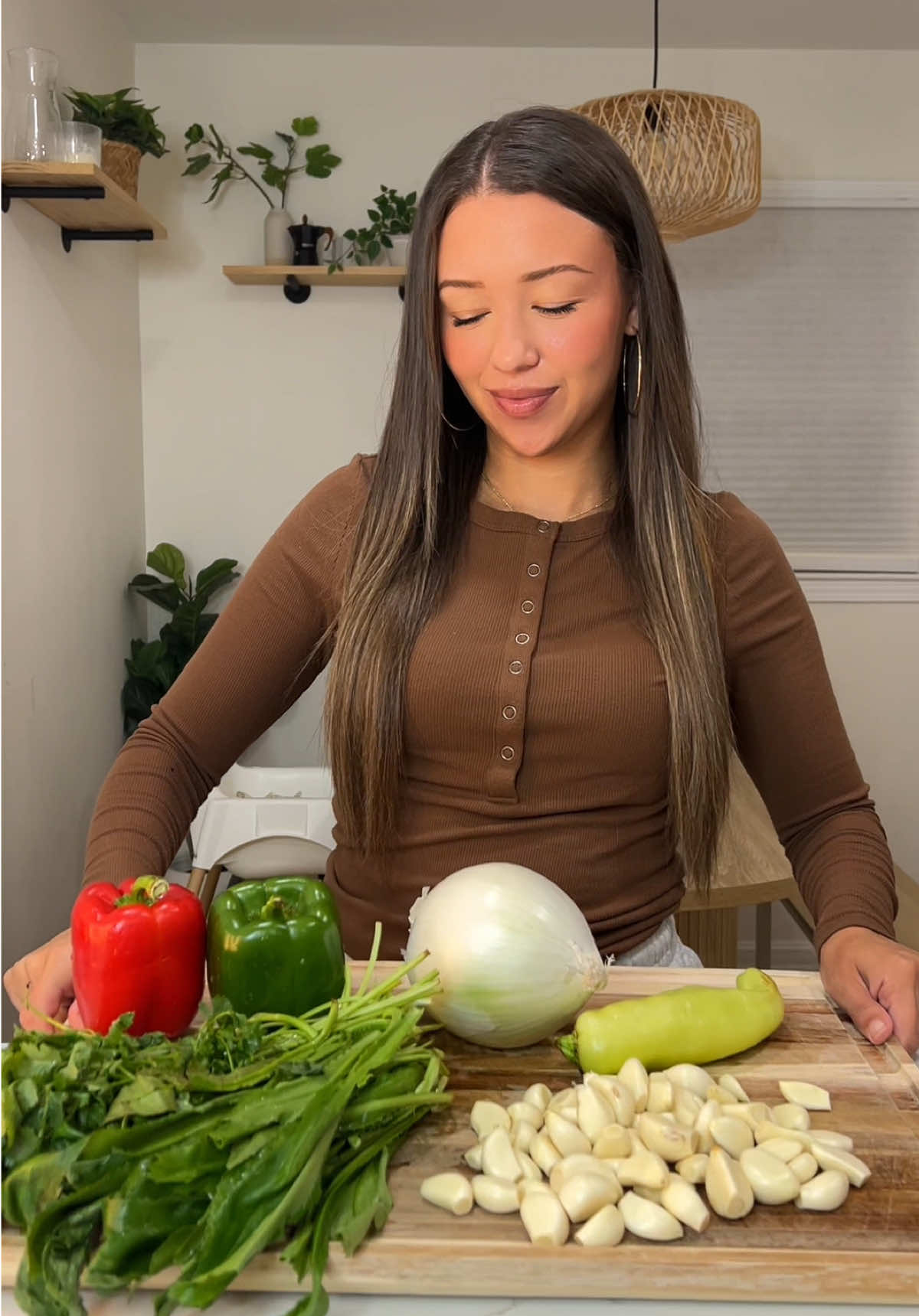 Sofrito/Sazon licuado 🇩🇴🫶🏼 recipe on my website under the main course category!❤️ link in bio. all Caribbean’s make their own version of this but it’s the staple in all of our dishes. Living in the U.S it’s hard to come across the culantro (recao) and aji dulce (or aji gustoso) unless you live somewhere like NY or FL. I have to substitute the aji dulce with cubanelle pepper.   #gabrielamkv #asmrcooking #Recipe #Receta #EasyRecipe