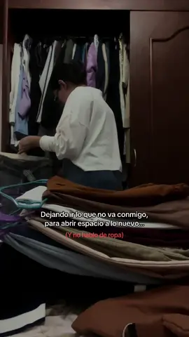 A veces dejar ir es el primer paso para que llegue lo mejor… ¿qué estás dejando ir hoy? #fyp #transformation #lifestyletransformation #wellness #decluttering 