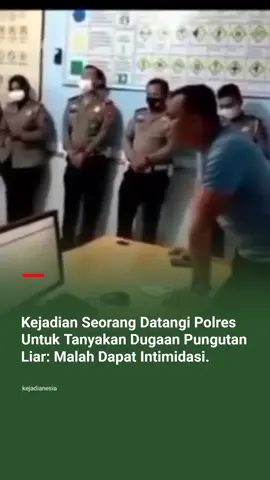 Seorang warga dikabarkan mendatangi Polres Simalungun untuk menanyakan dugaan pungutan liar dalam proses pembuatan Surat Izin Mengemudi atau SIM. Namun, dalam peristiwa tersebut, warga itu diduga justru mendapat perlakuan intimidatif dari AKP Hendrik Aritonang, yang menjabat sebagai Kasat Lantas Polres Simalungun. Dugaan intimidasi itu pertama kali mencuat melalui unggahan media sosial yang menampilkan potongan video serta kesaksian warga. Hingga kini, belum ada keterangan resmi dari pihak kepolisian terkait kebenaran peristiwa tersebut. Publik pun menanti penjelasan dan langkah tegas dari pihak berwenang untuk memastikan pelayanan publik bebas dari pungutan liar dan intimidasi. . . . . . . @kejadianesia  Kejadianesia ©Copyright 2025. #ingdonesia #kejadianesia #perkaranesia #berita #beritaterkini #beritaviral #beritaterbaru #beritahariini #beritaindonesia #beritanasional #beritaupdate #beritaharian #news #newsupdate #indonesia #viral #fyp #trending #fypシ #prabowo #presiden #DugaanPungli #PolresSimalungun #KasatLantas #HendrikAritonang #Intimidasi #PelayananPublik #Polri #Hukum #Transparansi 
