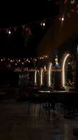 Viviendo la tradición entre colores y memoria. #rosarito #tijuana #diadelosmuertos #restaurantesentijuana #losportalesdegarcia 