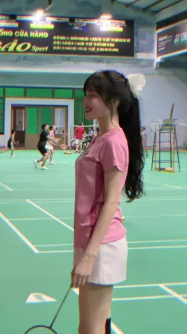 Bạn nữ này đánh dở mà siêng đi quánh vãng lai lúm 😋 #checkin #badminton #caulong #funny #CapCut 