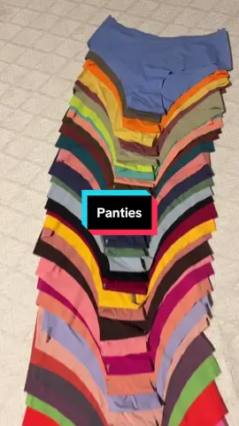 Over +30 pairs of seemless panties in every color you can think of! Which one is your favorite? #tiktokshopfalldealsforyou #tiktokshopblackfriday #liraounderwear #panties #underwear 