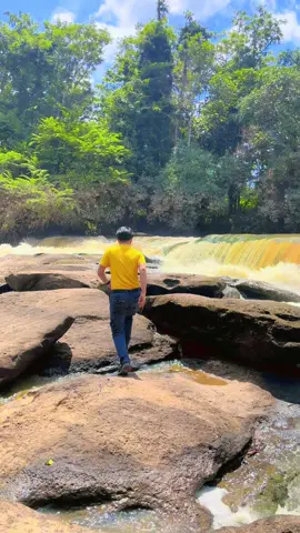 เดินไปเล่นน้ำตก #น้ําตก #แหล่งท่องเที่ยว  #น้ําตกธรรมชาติ  #ชานุมานอํานาจเจริญ #อํานาจเจริญ 