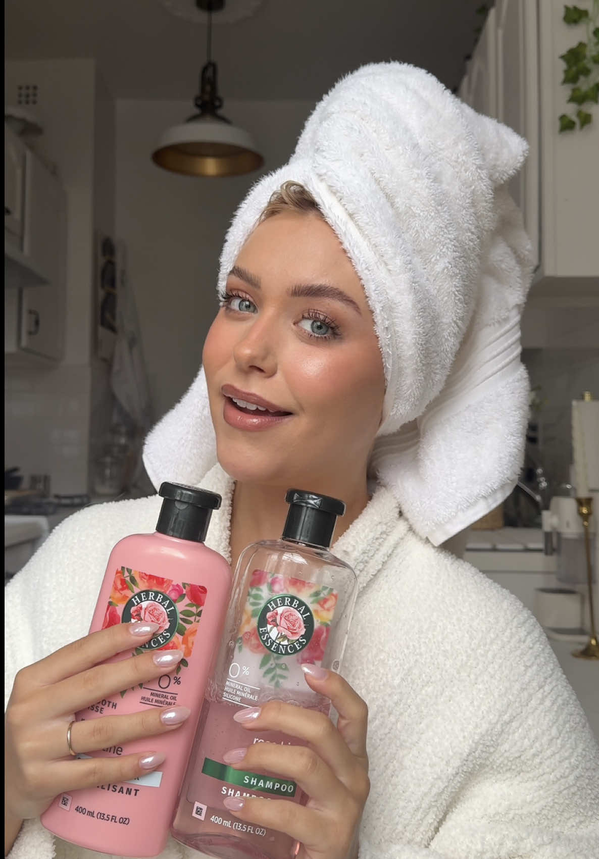 Growing up is realizing the shampoo you bought at 11 was actually the most powerful product in your bathroom 🤏🤏 #ad     @herbalessences  #herbalessencespartner 