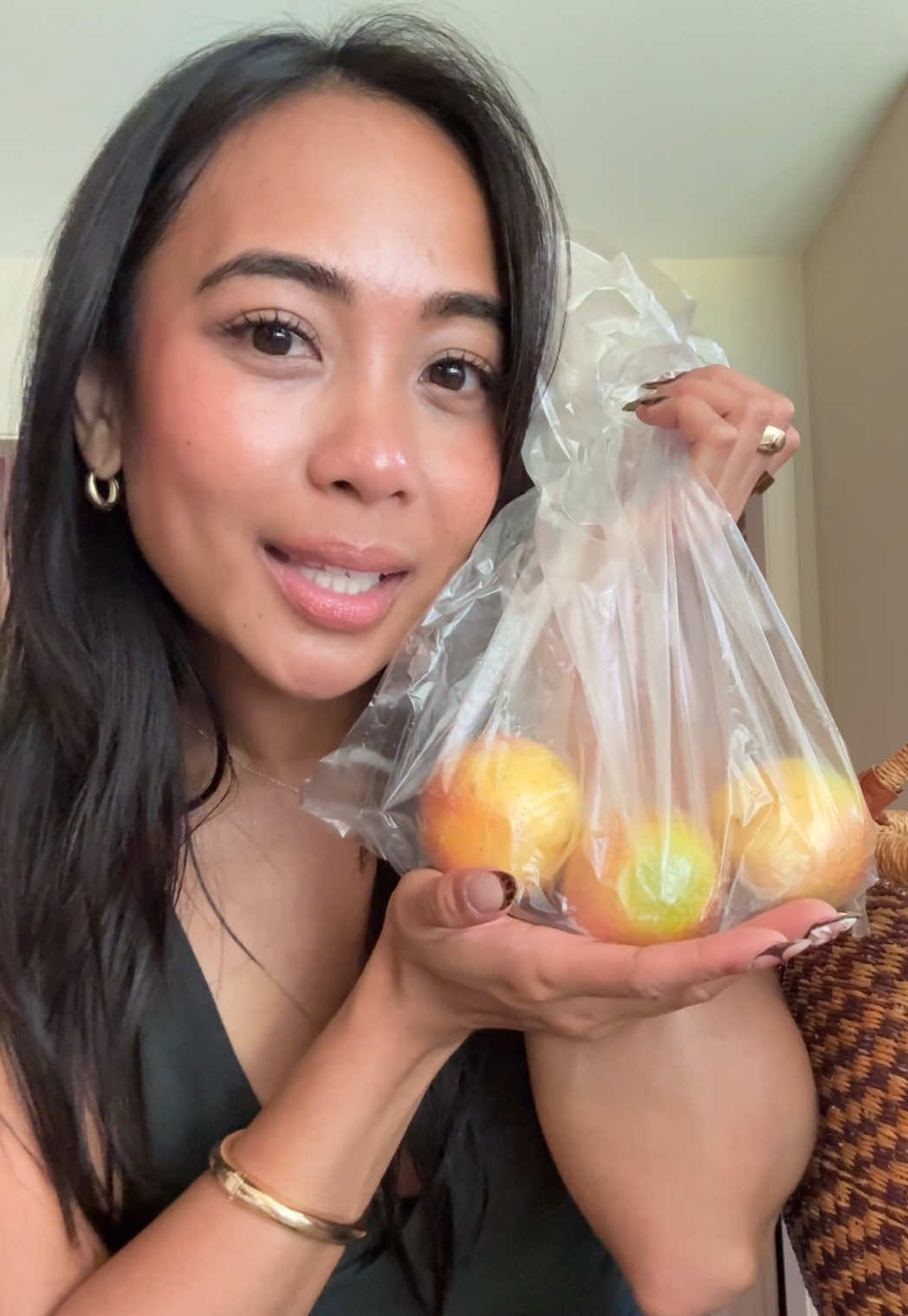 Larger farmer’s market haul in Kauai 🍍🍌✨ #farmersmarkethaul #travelvlog #kauai #kauaihawaii #farmersmarket 