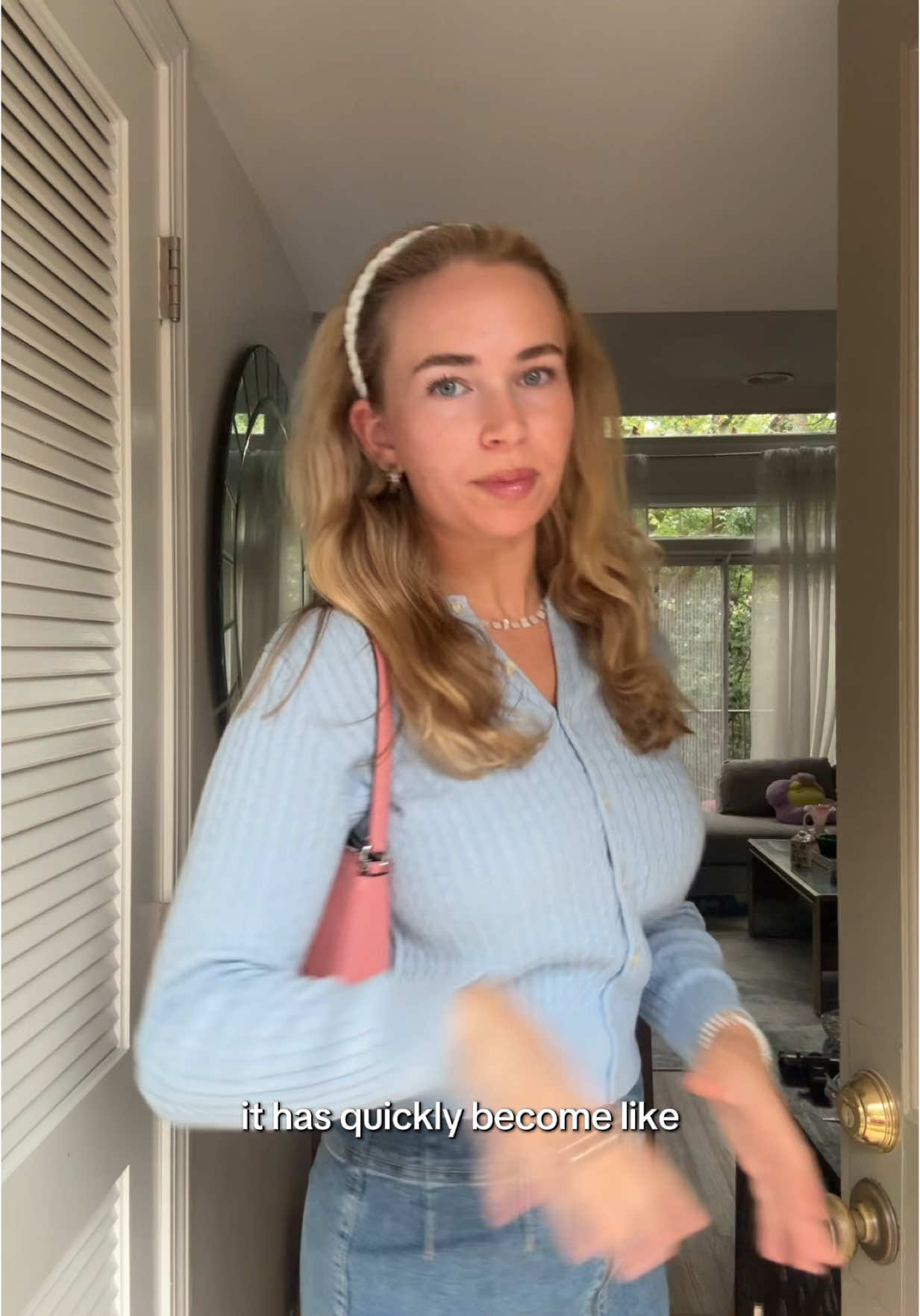 little catch up + rundown of the weekend #grwm #OOTD #workoutfit #MakeupRoutine #goodmorning #coffee #socialmediamanager #Vlog #wxsoph #fyp @ALASTIN Skincare @caliray beauty @rhode skin @Oakcha @Morphe Cosmetics @ONE SIZE BEAUTY 