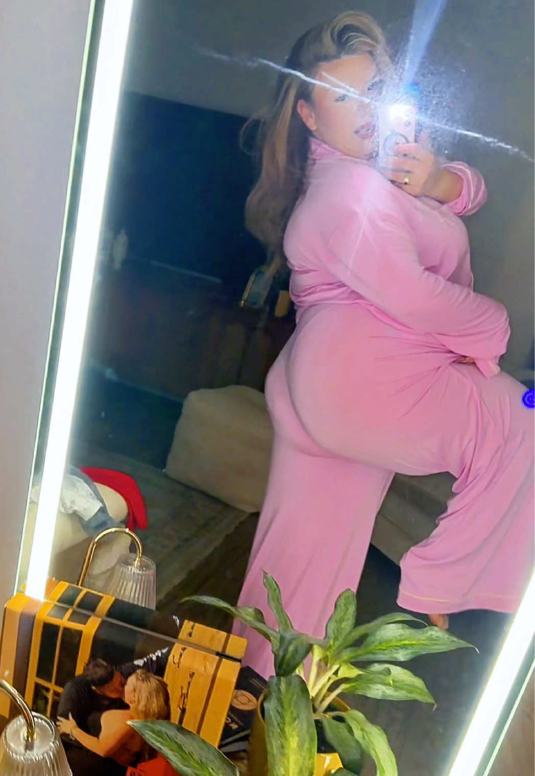 Comfrt pajama set just dropped grab them before they sell out! I’m in a 2x in Peony 🌸#creatorsearchinsights #comfrtpajamas #luxurypajamas #tiktokshopcreatorpicks #tiktokshopfalldealsforyou 