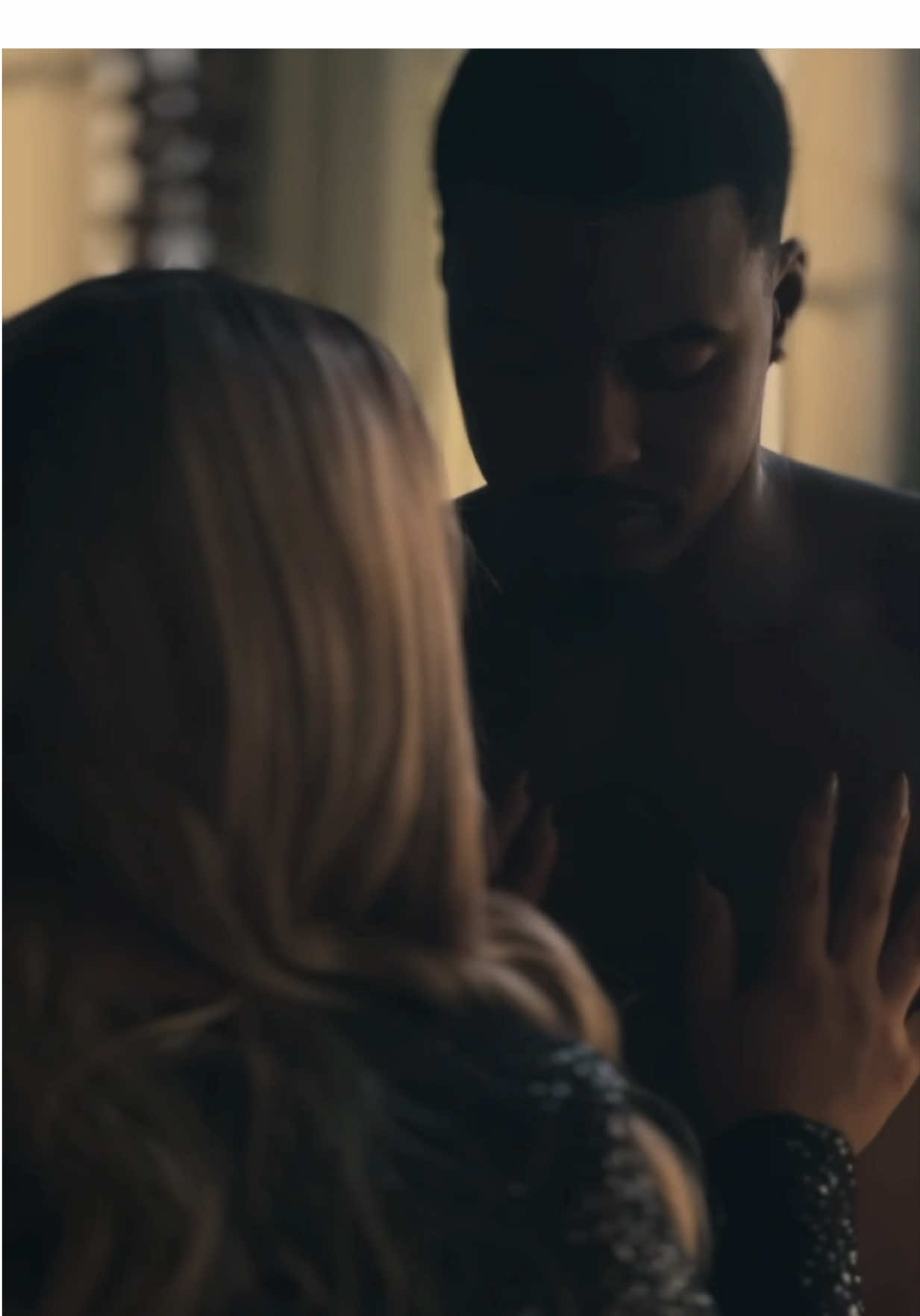 ‼️Black is my favorite color, ay papi ! 🖤💄💋  🔥 T U M B A T E  E L  R O L L O 🔥🔥👠 Model : @teewillee3  Dress : @adolfoalva  🎥 by: @ladeando_digital  #ladamabrava #tumbateelrollo #nuevo #sencillo #aypapi    