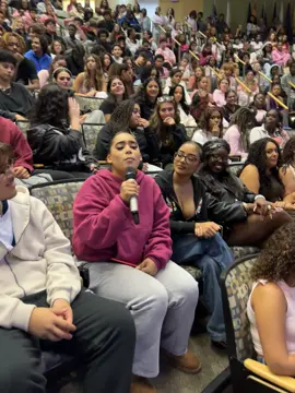 When asked about going 50/50 w a male ! Idk who more foolish me or Ashanti 😭  #tricking #brokemenarenonprofits #notgoing5050 #myextextedme #boyfriendprank 