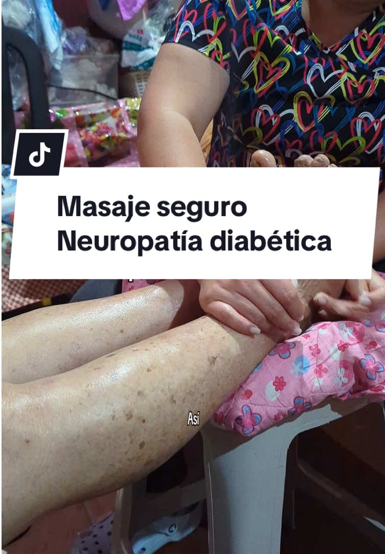 Cuidar a nuestros mayores también es fisioterapia ❤ Aprende cómo ayudar a disminuir el dolor en pies con neuropatía diabética sin causar daño. 📍Cojutepeque, El Salvador Comparte este video con un familiar diabético y sígueme para más consejos  #Fisioterapia #NeuropatíaDiabética #Masaje #Abuelitos #Cojutepeque 