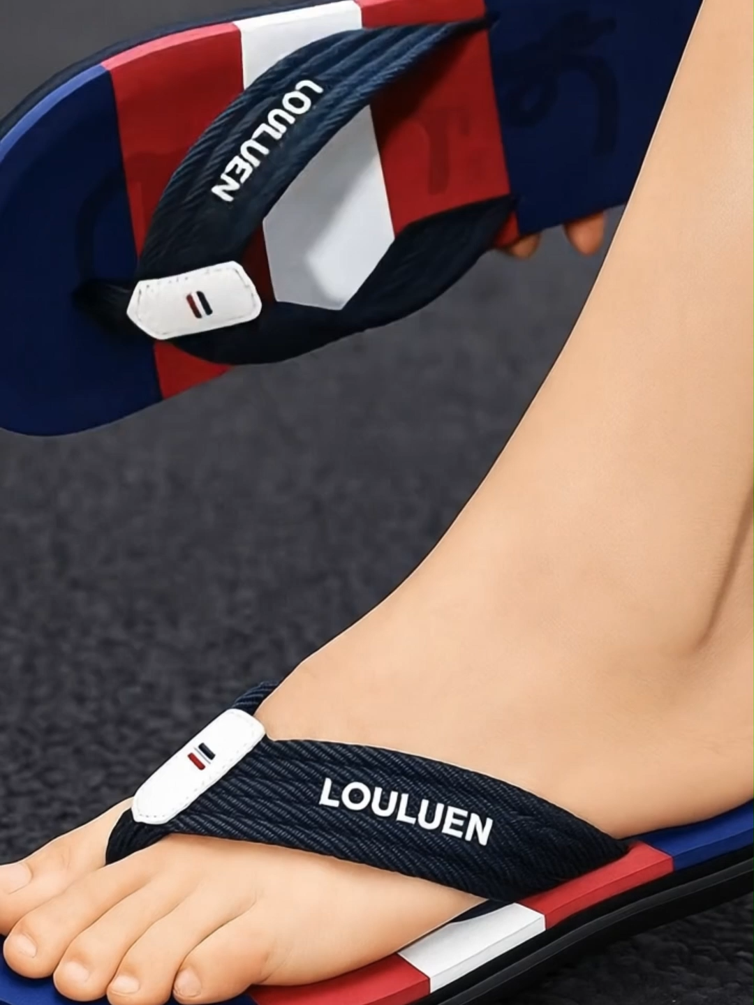 Rp12 Ribu Aja! 🔥 Sandal Distro Pria Louluen, Webbing Lembut, Anti Lecet & Anti Slip Sandal Louluen Webbing: Nggak Bikin Lecet, Nggak Bikin Kantong Bolong! 💸 Akhirnya ketemu juga sandal distro pria yang perfect buat daily use! Kenalin, Sandal Jepit Louluen dengan tali webbing super lembut yang 100% ANTI LECET! Mau hangout? Jalan-jalan ke pantai? Atau cuma santai di rumah? Dijamin nyaman maksimal karena outsole EVA Sintetis-nya ringan banget dan anti slip. Pilihan warna trendy (Biru, Hijau, Coklat) bikin OOTD kamu makin keren. Harga cuma Rp12.000 aja, bisa banget borong semua warna! 🥳 🛒 Buruan tap keranjang kuning sekarang sebelum kehabisan! #SandalPria #SandalJepitPria #SandalDistro #Louluen #SandalMurah #SandalAntiLecet #RacunTikTok #OOTDPria #FashionPria #MurahTapiGakMurahan