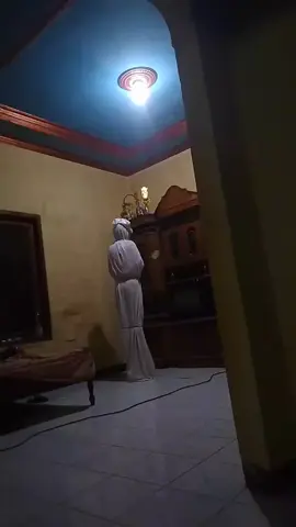 detik detik Pocong dirumah warga 😱😱#pocongviral #promomakan1010 #mbahcondromenggolo #horor #fyppp