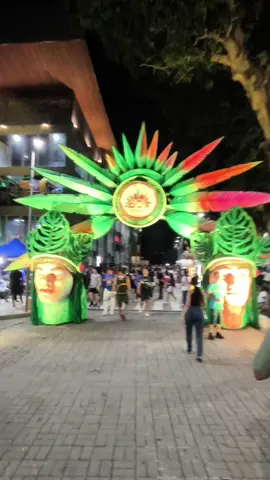 A Feirinha do Tururi é um evento incrível que acontece em Manaus, no Mirante Lúcia Almeida, e é parte das celebrações dos 356 anos da capital amazonense. Ela ocorre de 8 a 12 de outubrbo de 2025, com entrada gratuita, e reúne shows, barracas de comidas típicas e artesanato.