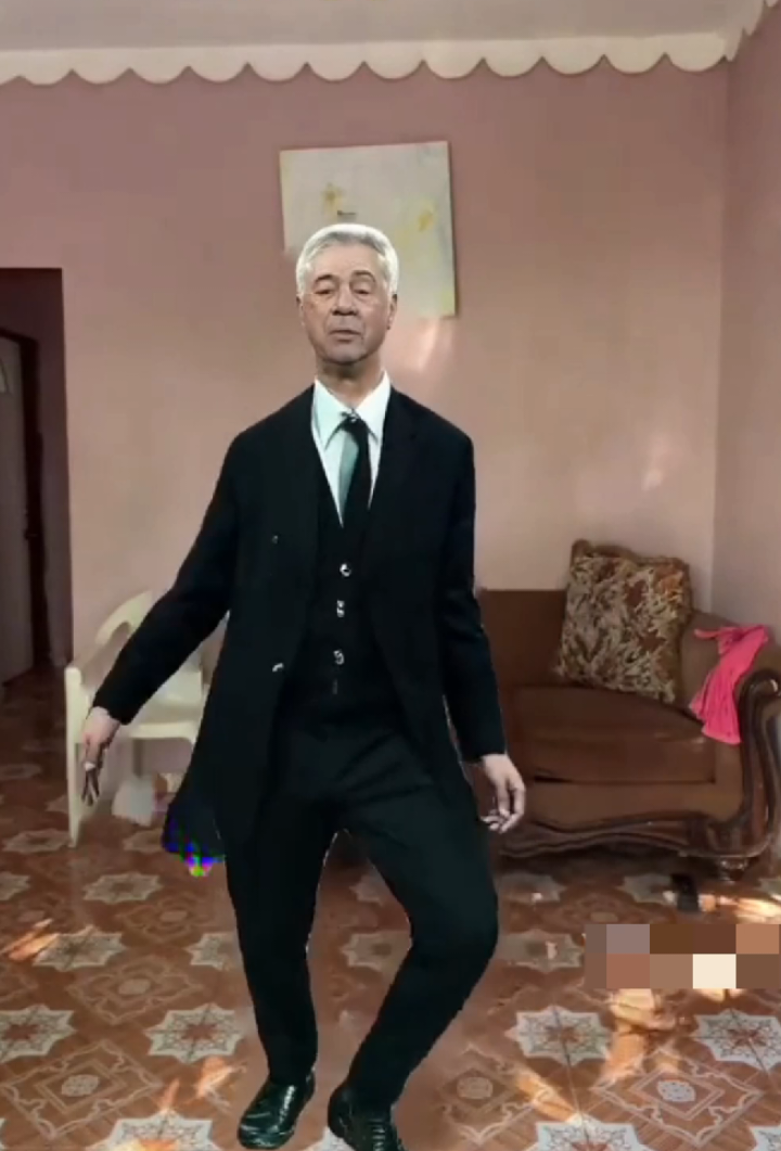 Réponse à @rasmadada0 Carlo ancelotti😂😂#videoviral #video #fyp #dancechallenge #ancelotti 