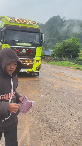 @Namouyyyy @PADO no.01 KING OF TRUCKS LAOS #ฟิดดดシ #ຢ່າປິດການມອງເຫັນ #ລົດຄົນດັງ🚛 