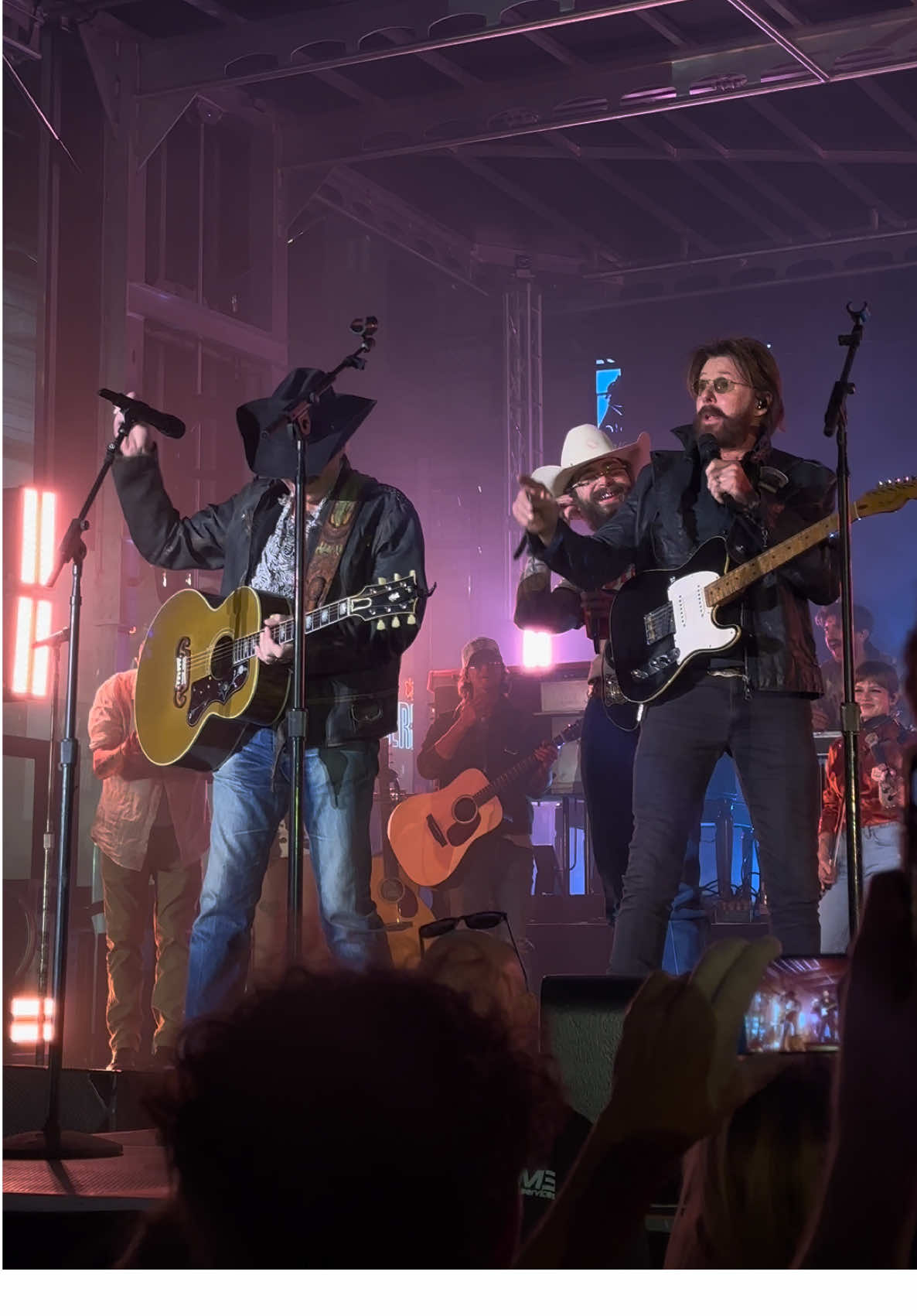 Only in Nashville @postmalone & @brooksanddunn 