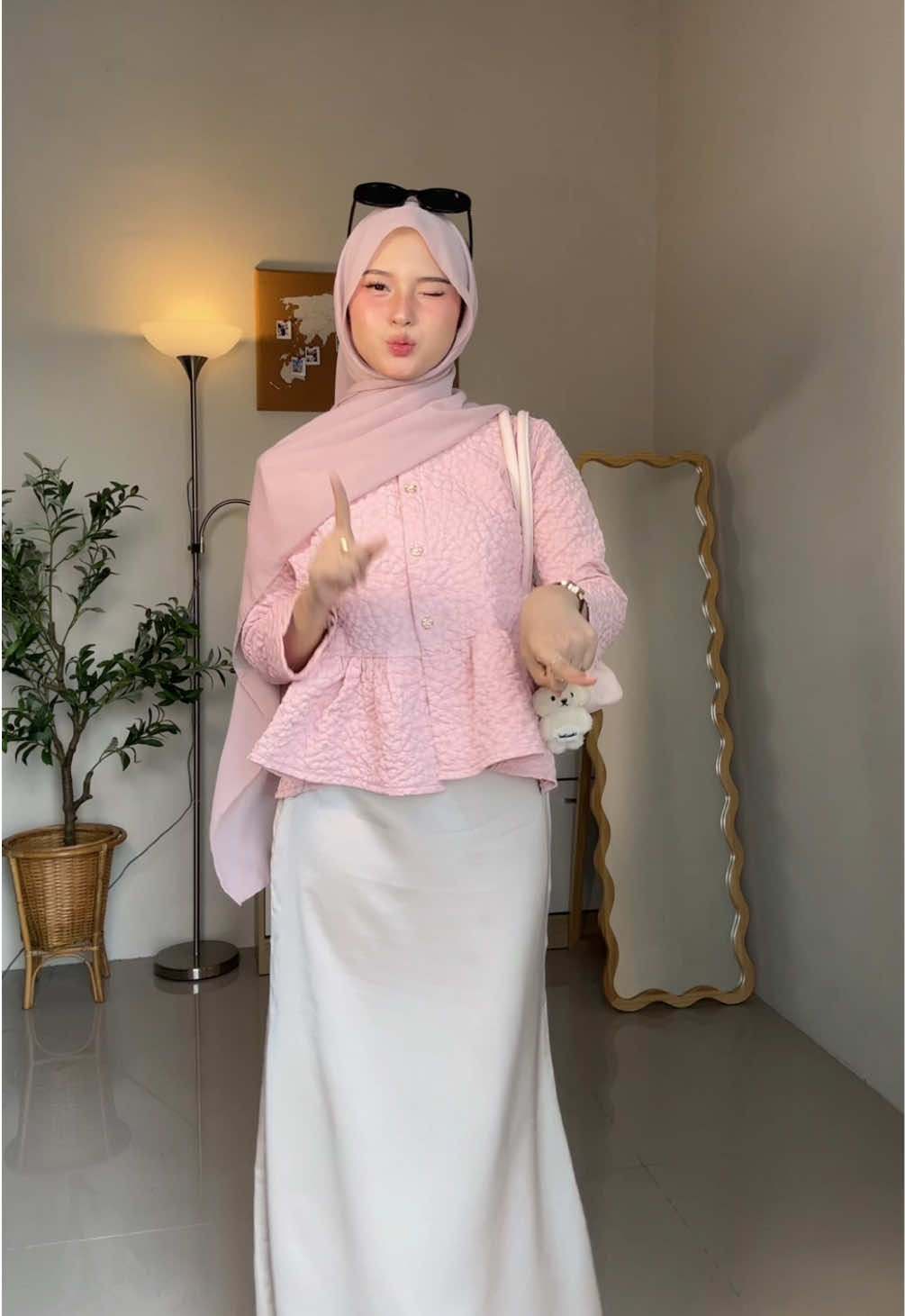 blouse from @VITAFA cantik banget 💗🫧