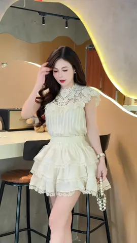 Bạch nguyệt quang đã về 🥰#thoitrang #lyna_vaythietke 